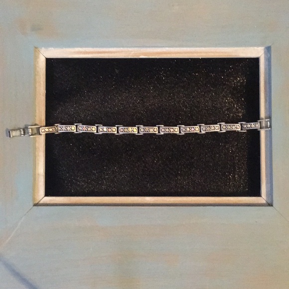 Lia Sophia Jewelry - 🎉Iridescent sparkle bracelet by Lia Sophia Lia Sophia Jewelry - 🎉Iridescent sparkle bracelet by Lia Sophia
